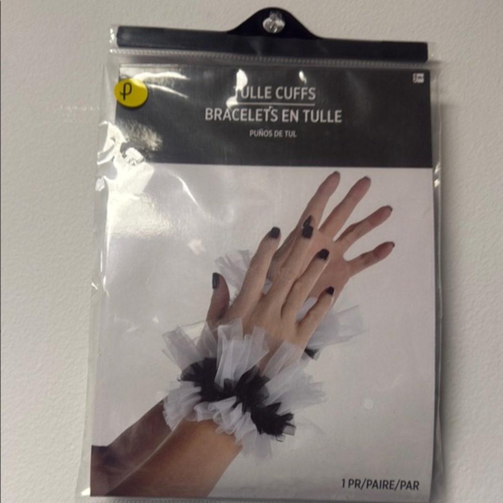Amscan Black and White Tulle Cuffs